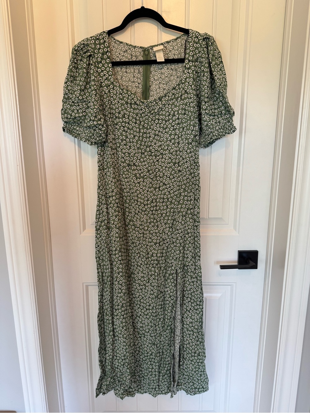 Size L, H&M Green Floral Puff Sleeved, Sweetheart Neckline, Double Slit Dress